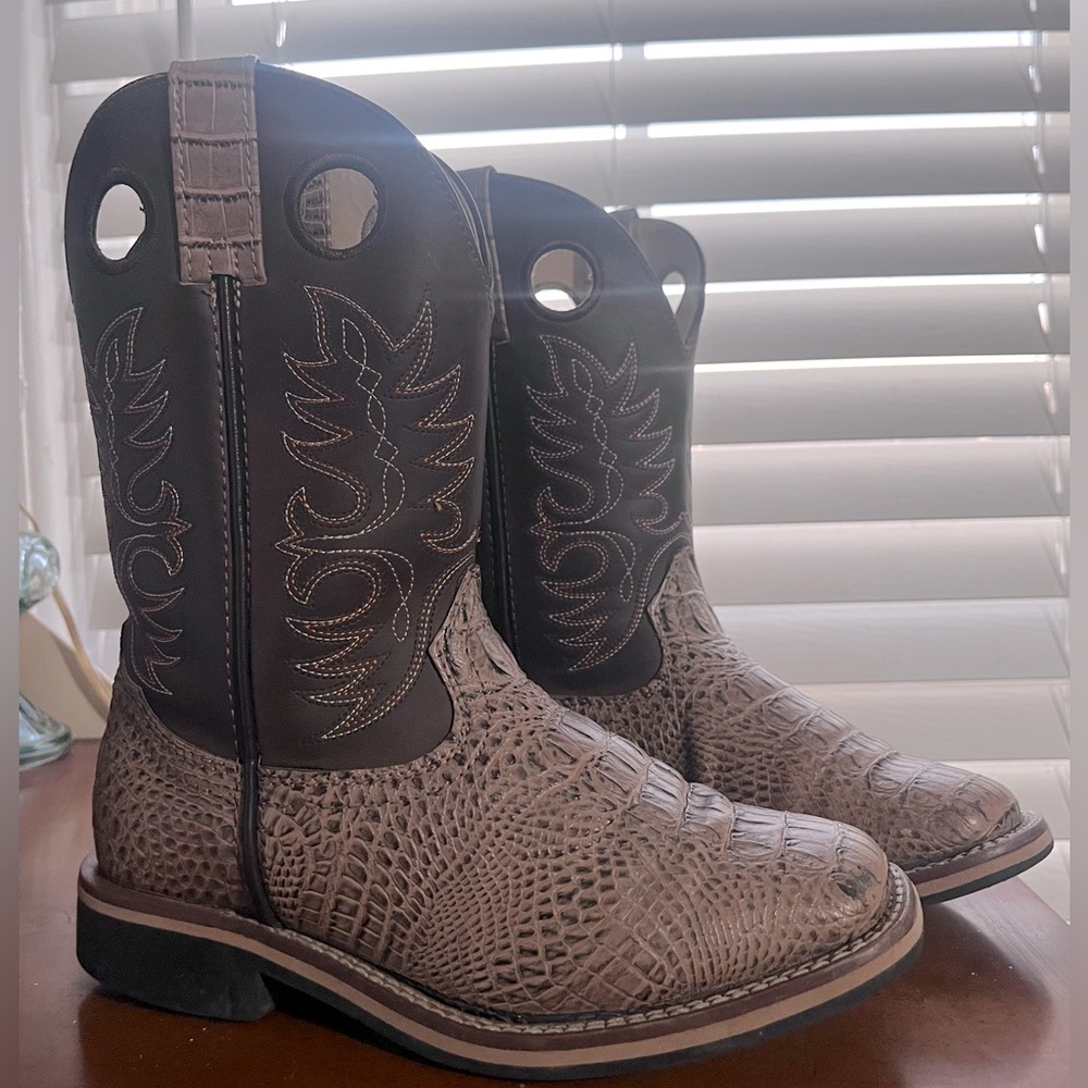 CODY JAMES LITTLE BOYS' GATOR PRINT WESTERN BOOTS - BROAD SQUARE TOE